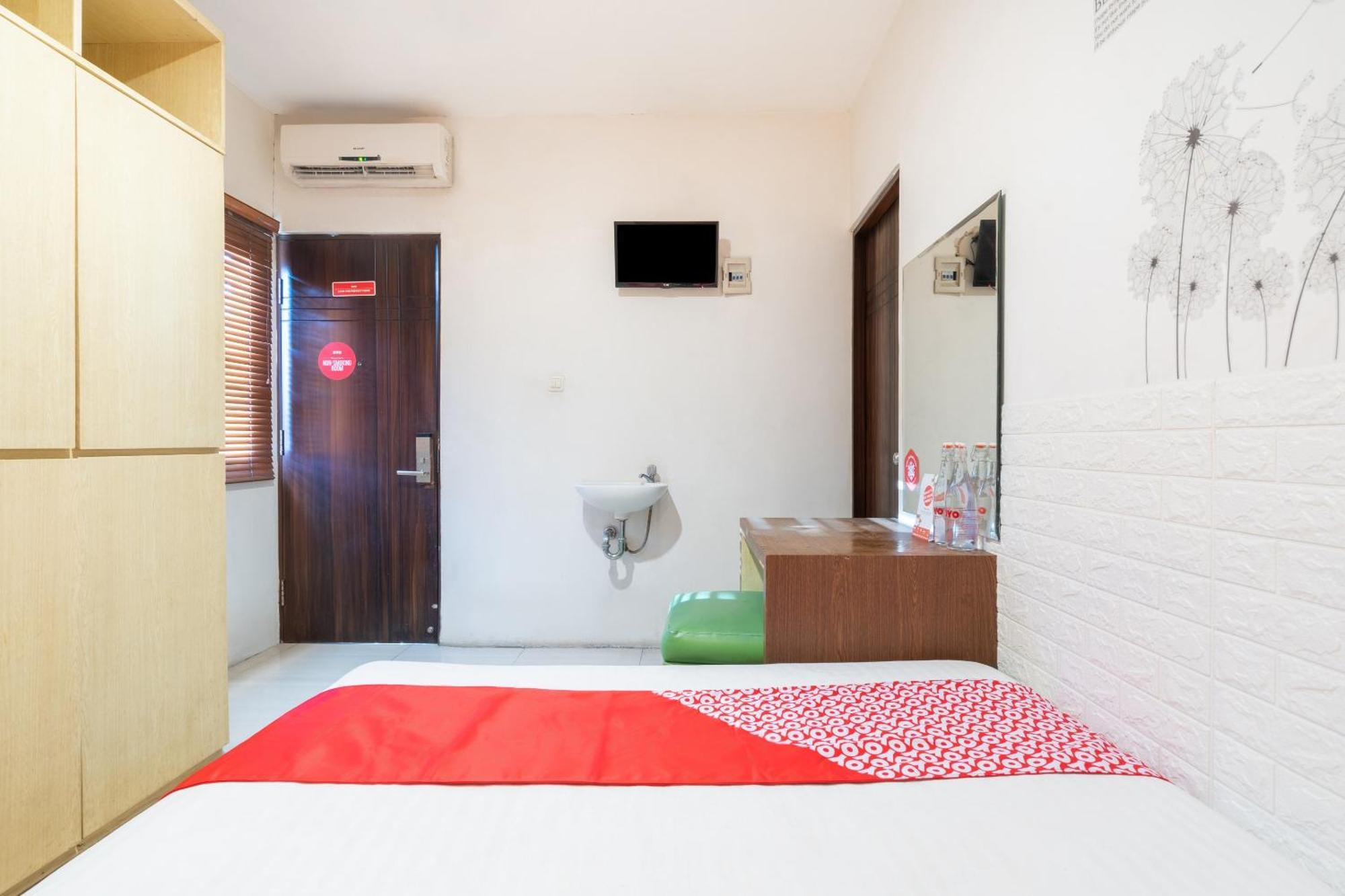 Super Oyo Flagship 91863 Metro House Hotel Surabaya Exterior photo